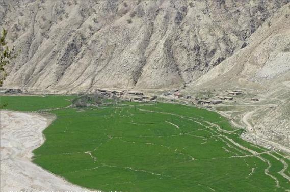 خبرنگاران طرح آبرسانی به اراضی روستای رودسمه دیشموک اجرا می گردد
